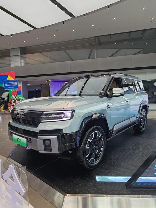 成都288比亚迪方程豹硬派越野的爆款，英菲尼迪35周年与你共成长